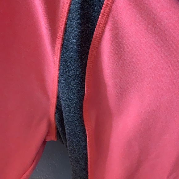 VS Pink 1/2 zip sweatshirt - Picture 4 of 8